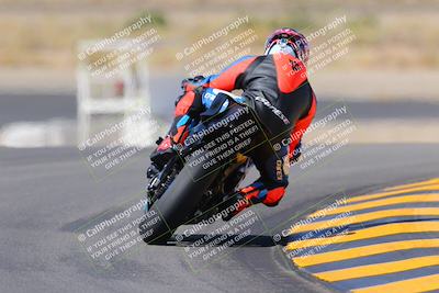 media/Oct-08-2022-SoCal Trackdays (Sat) [[1fc3beec89]]/Turn 11 Backside (1145am)/